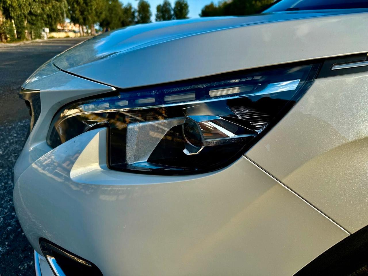 PEUGEOT 3008 BLUEHDi 120 S&S GT LINE