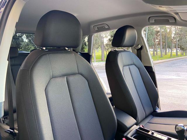 AUDI Q3 35 2.0 TDI S tronic Business Advanced COCKPIT