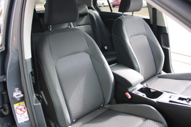 VOLKSWAGEN Golf 2.0TDI 150cv DSG ACTIVE LED-NAVI-GANCIO