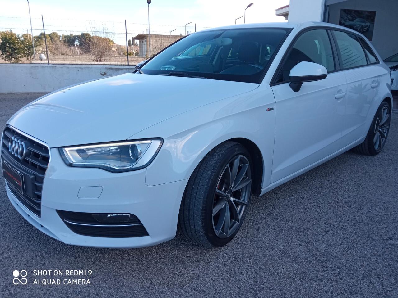 Audi A3 1.6 Tdi 105 CV Ambition allestimento SLine