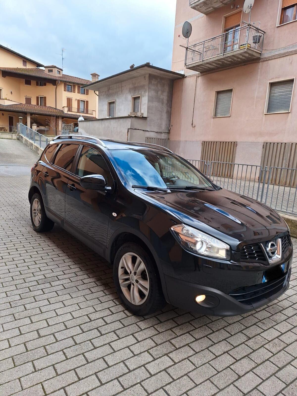 Nissan Qashqai 4x4 tekna full automatico pelle navi 7 posti 139000 km unico proprietario