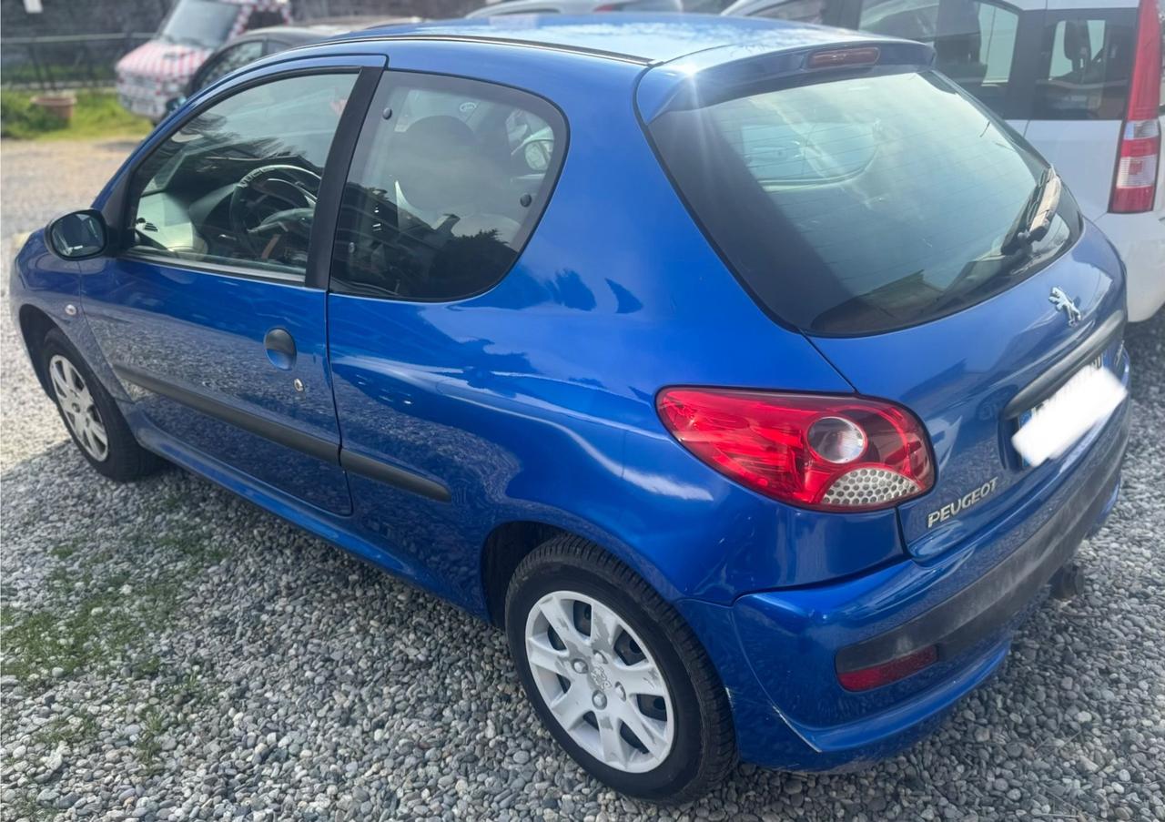 Peugeot 207 plus benzina