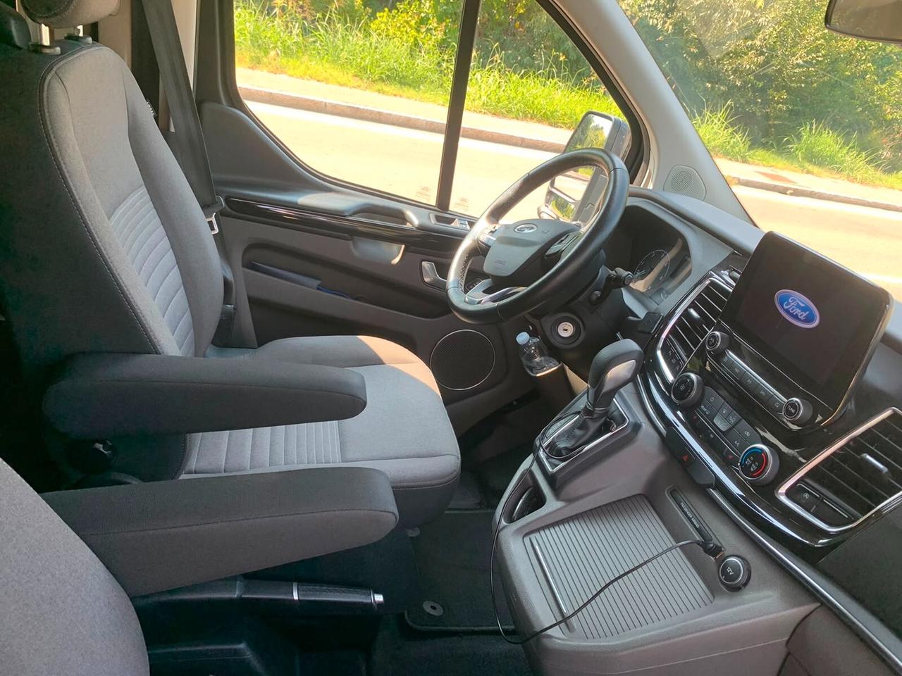 Ford Tourneo Custom 320 2.0 EcoBlue 130CV aut. PL Titanium