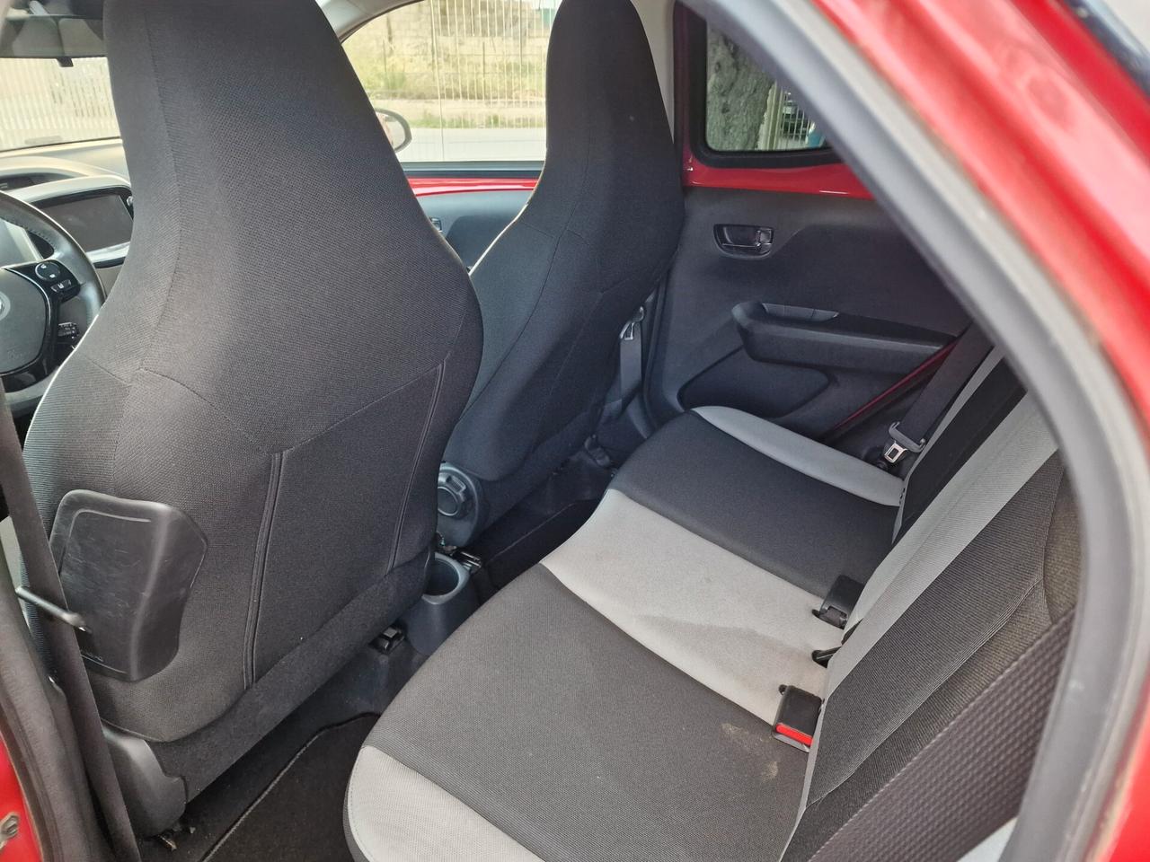 Toyota Aygo 1.0 VVT-i 69 CV 5 porte x-black TSS