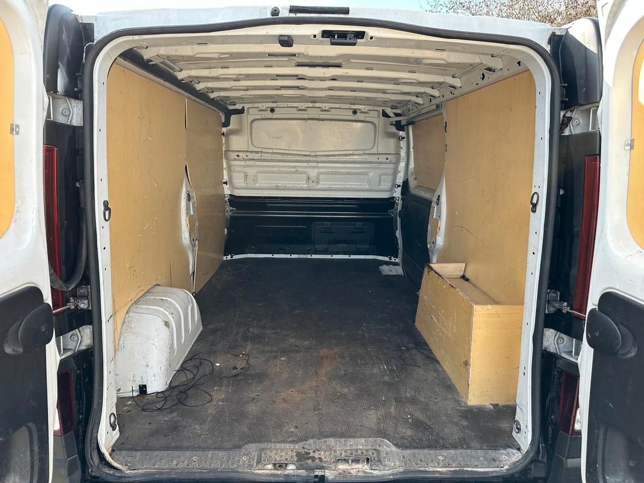 Renault Trafic T27 2.0 dCi 120CV