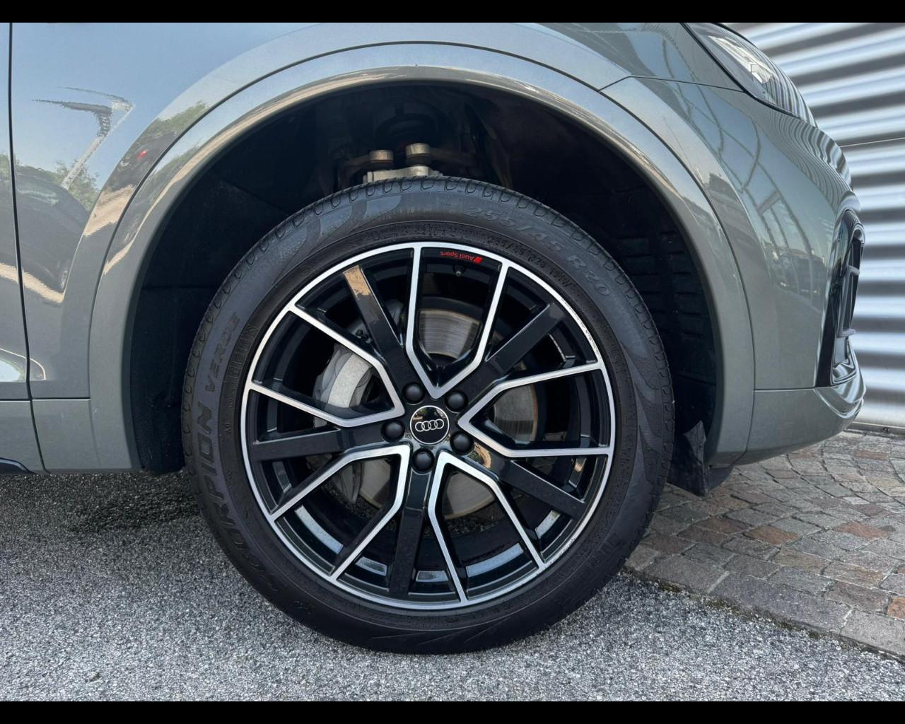 AUDI Q5 SPORTBACK 50 TFSIe S-TRONIC IDENTITY BLACK