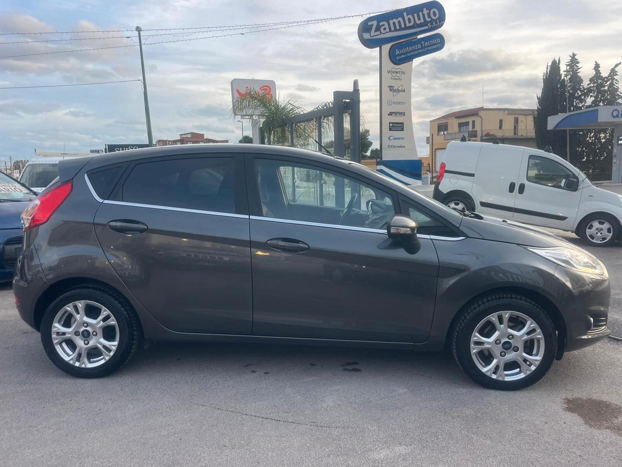 Ford Fiesta 1.4 5p. Bz. 95CV - GPL Titanium