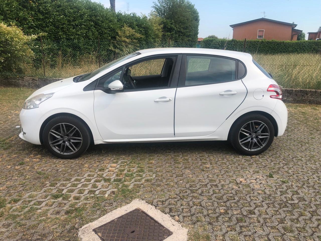 Peugeot 208 1.4 HDi 68 CV 5 porte Active