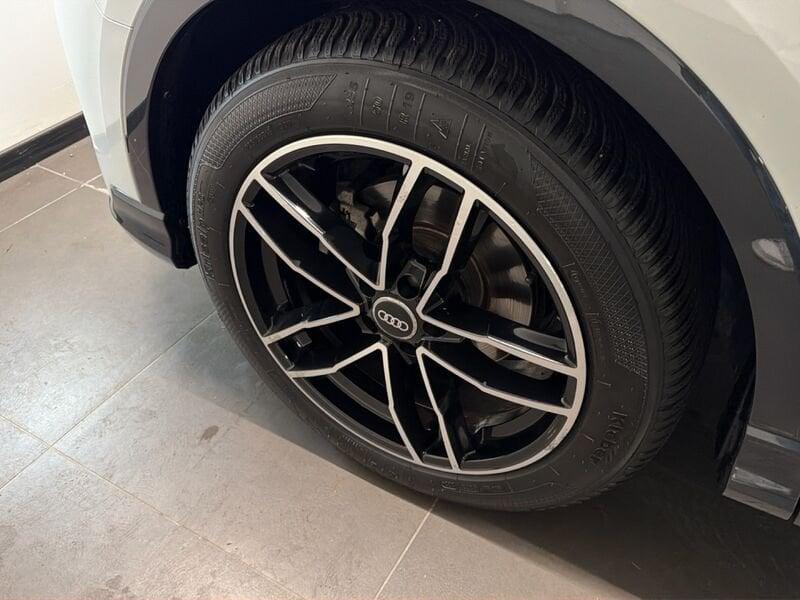 Audi Q3 SPORTBACK 35 TDI S LINE S TRONIC IDENTITY BLACK