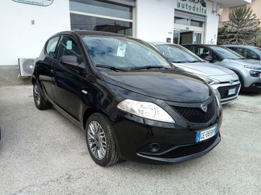 Lancia Ypsilon 1.0 Hybrid 70cv Gold