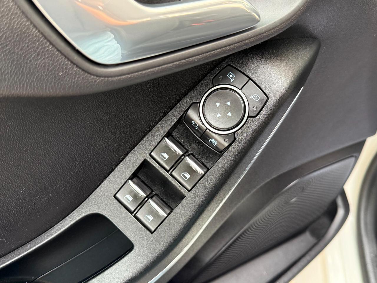 Ford Fiesta 1.5 EcoBlue 5P Titanium LED CARPLAY
