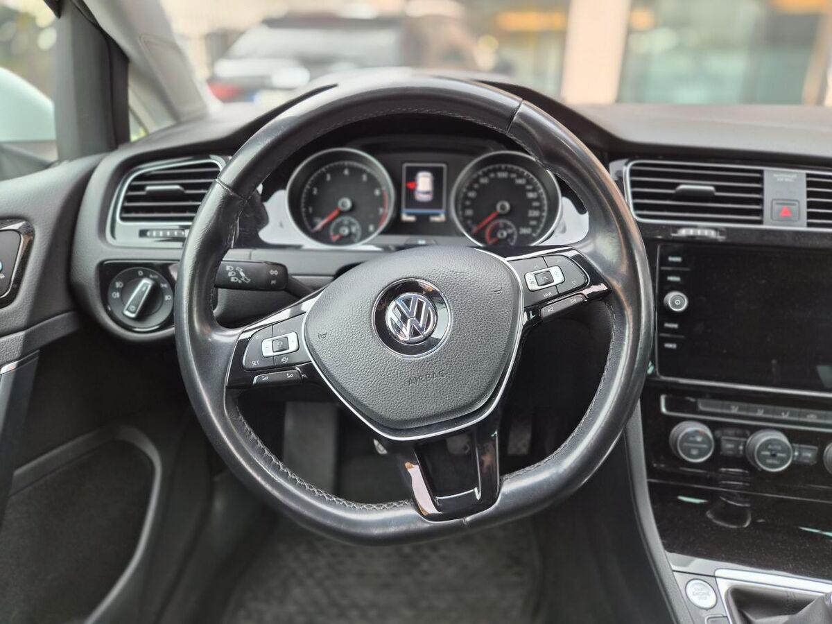 Volkswagen Golf 1.5 tgi Highline 130cv