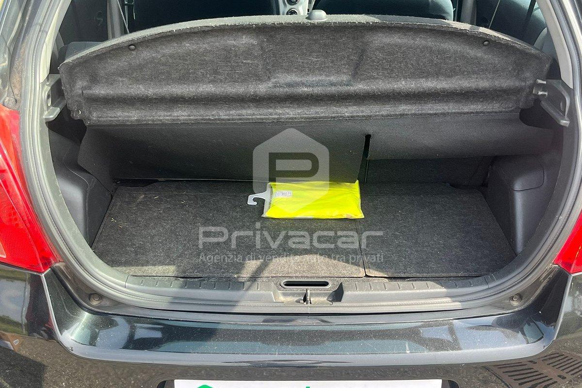 TOYOTA Yaris 1.0 5 porte Sol