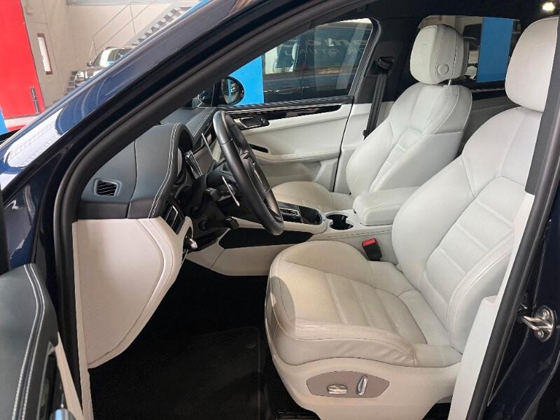 PORSCHE Macan 2.0 T