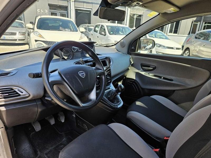 Lancia Ypsilon 1.2 69 cv Silver