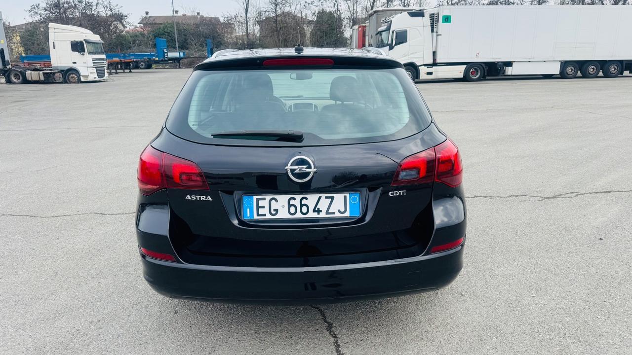 Opel Astra 1.7 CDTI 110CV Sports Tourer Cosmo