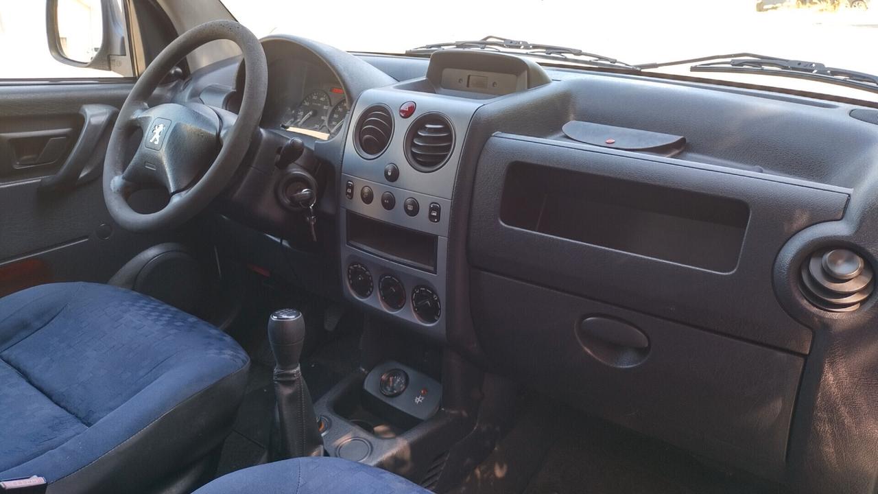 Peugeot Partner 1.4 METANO Autocarro