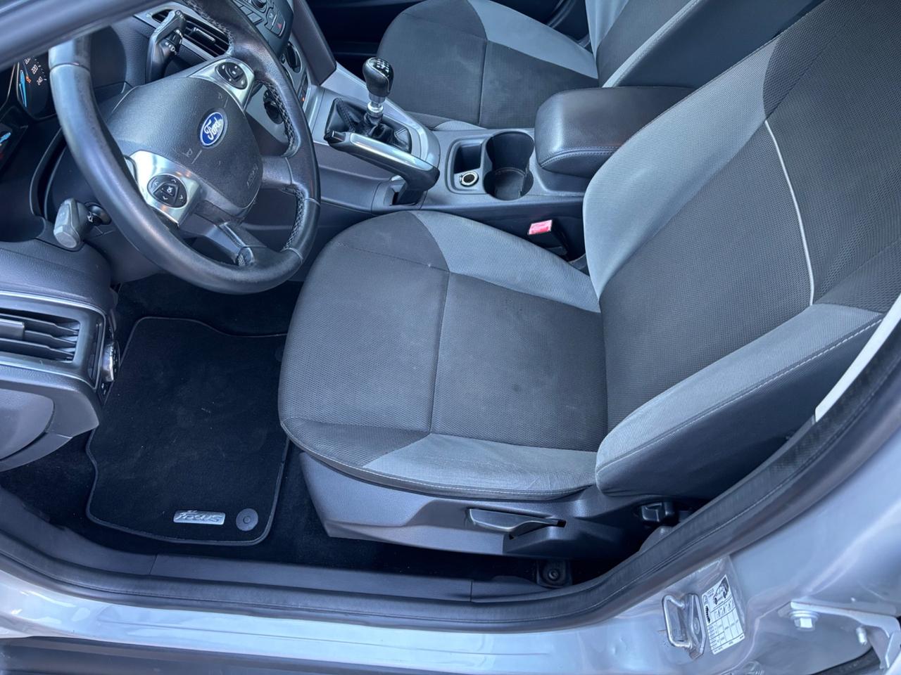 Ford Focus 1.6 TDCi 115 CV SW AUTO SOLO PER OPERATORI DEL SETTORE.