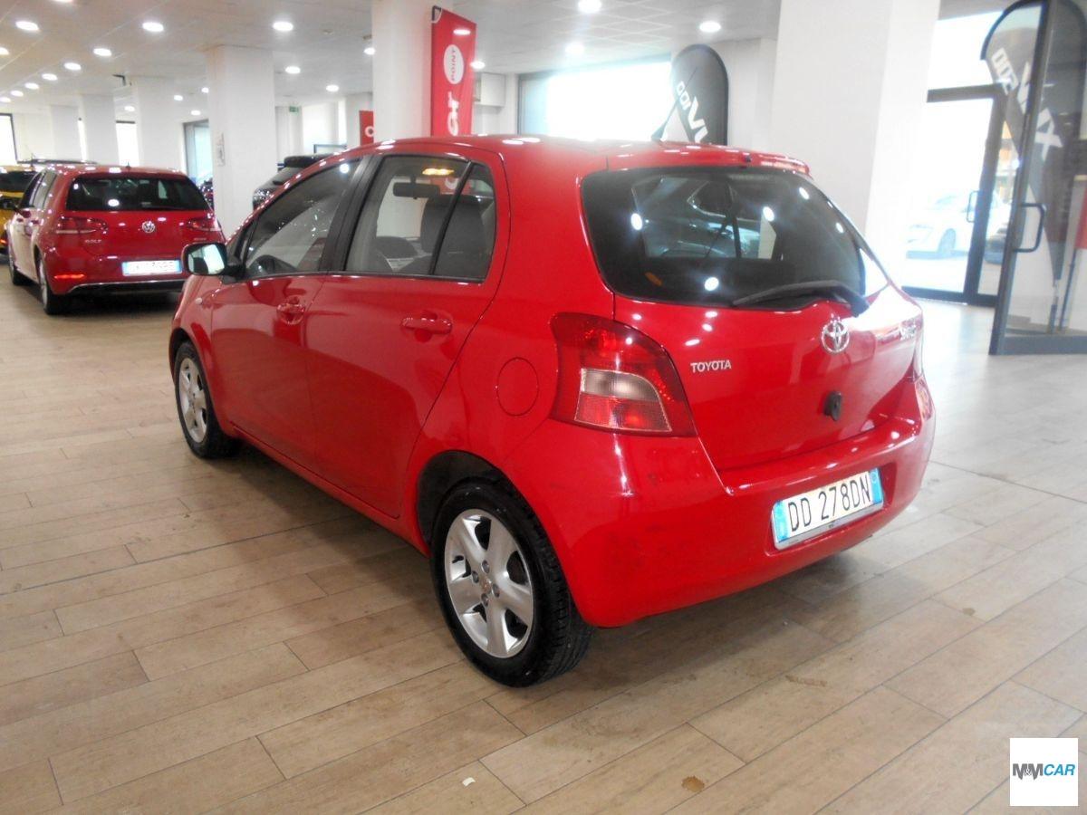 TOYOTA Yaris 1.3 5p. Sol AUTOMATICA