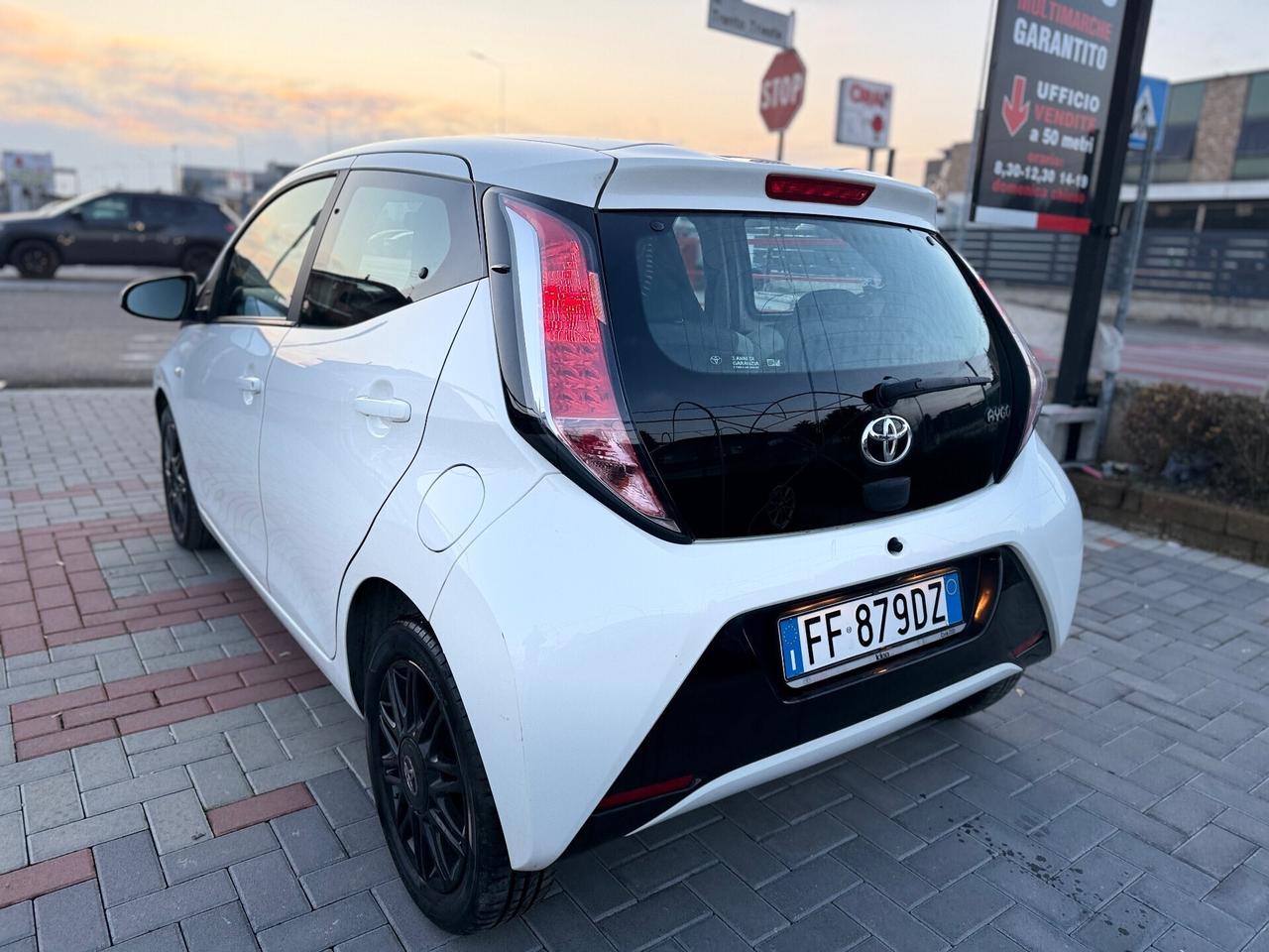 Toyota Aygo 1.0 VVT-i 69 CV 5 porte x-play