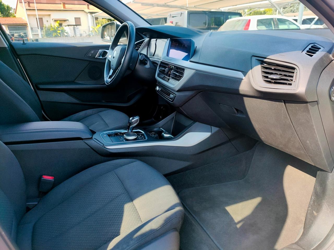 Bmw 116 116d 5p. Business Advantage NEOPATENTATI IVA DEDUCIBILE