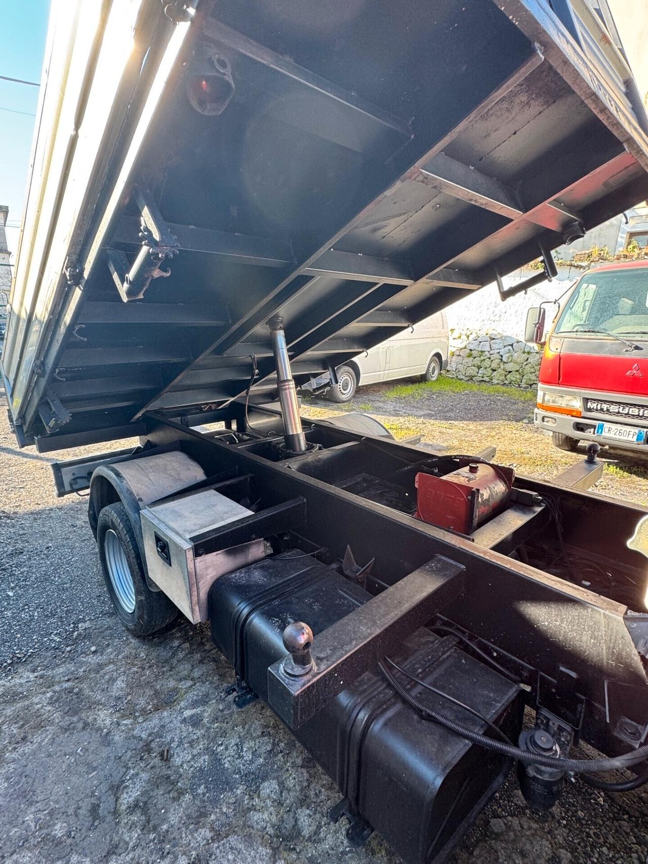 Nissan Cabstar 35.13 TDI 3000 CILINDRATA RIBALTABILE TRILATERALE