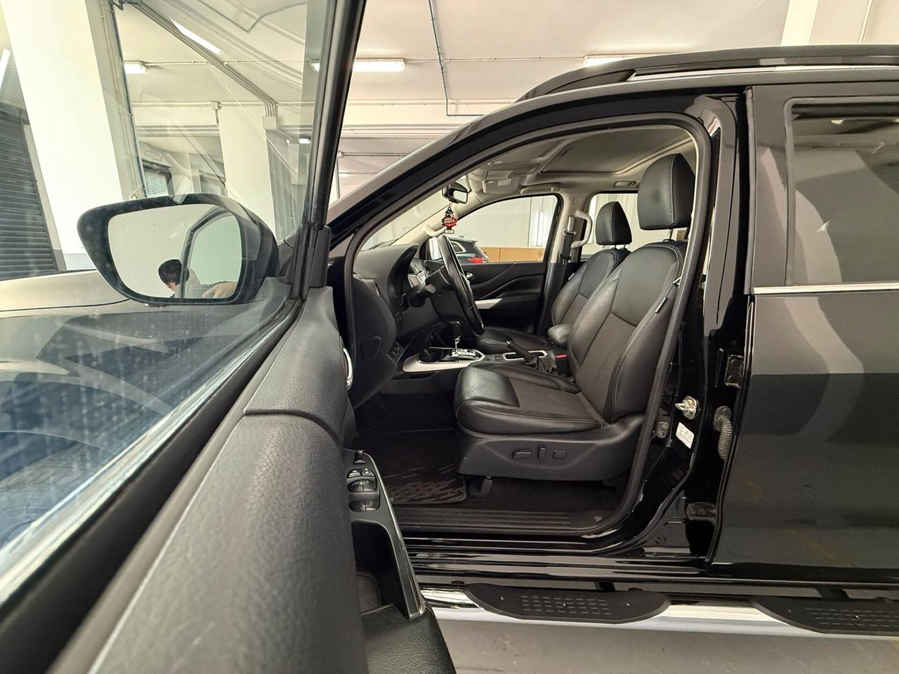Nissan Navara 2.3 dCi 190 CV 7AT 4WD Double Cab N-Guard