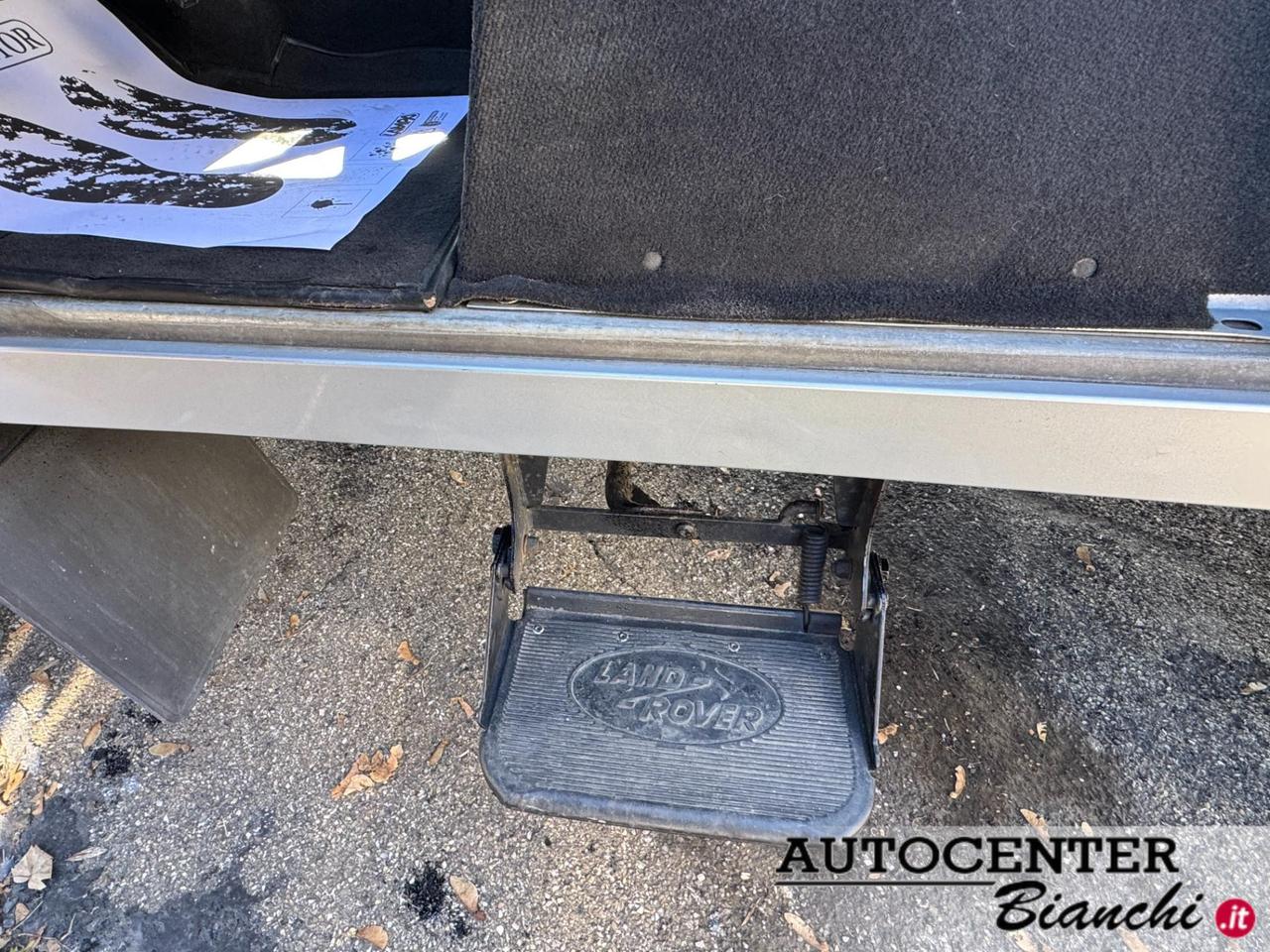 Land Rover Defender 90 SW Defender 90 2.4 td SE SW