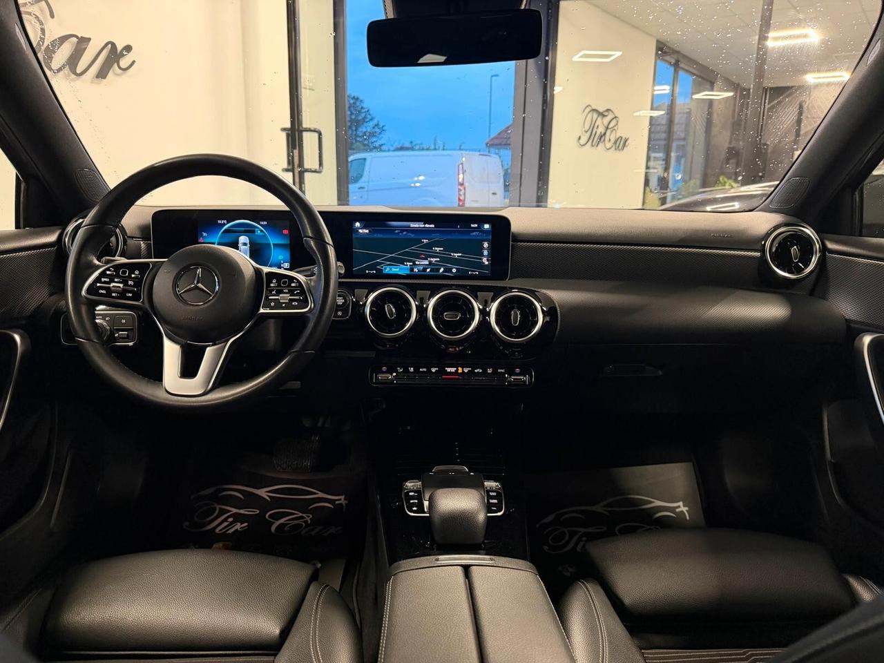 MERCEDES BENZ CLASSE A 180D SPORT 1.5 116CV PELLE NAVI CAM ANNO 2019