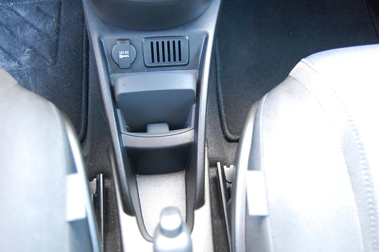 Lancia Ypsilon 1.0 FireFly 5 porte S&S Hybrid Platino