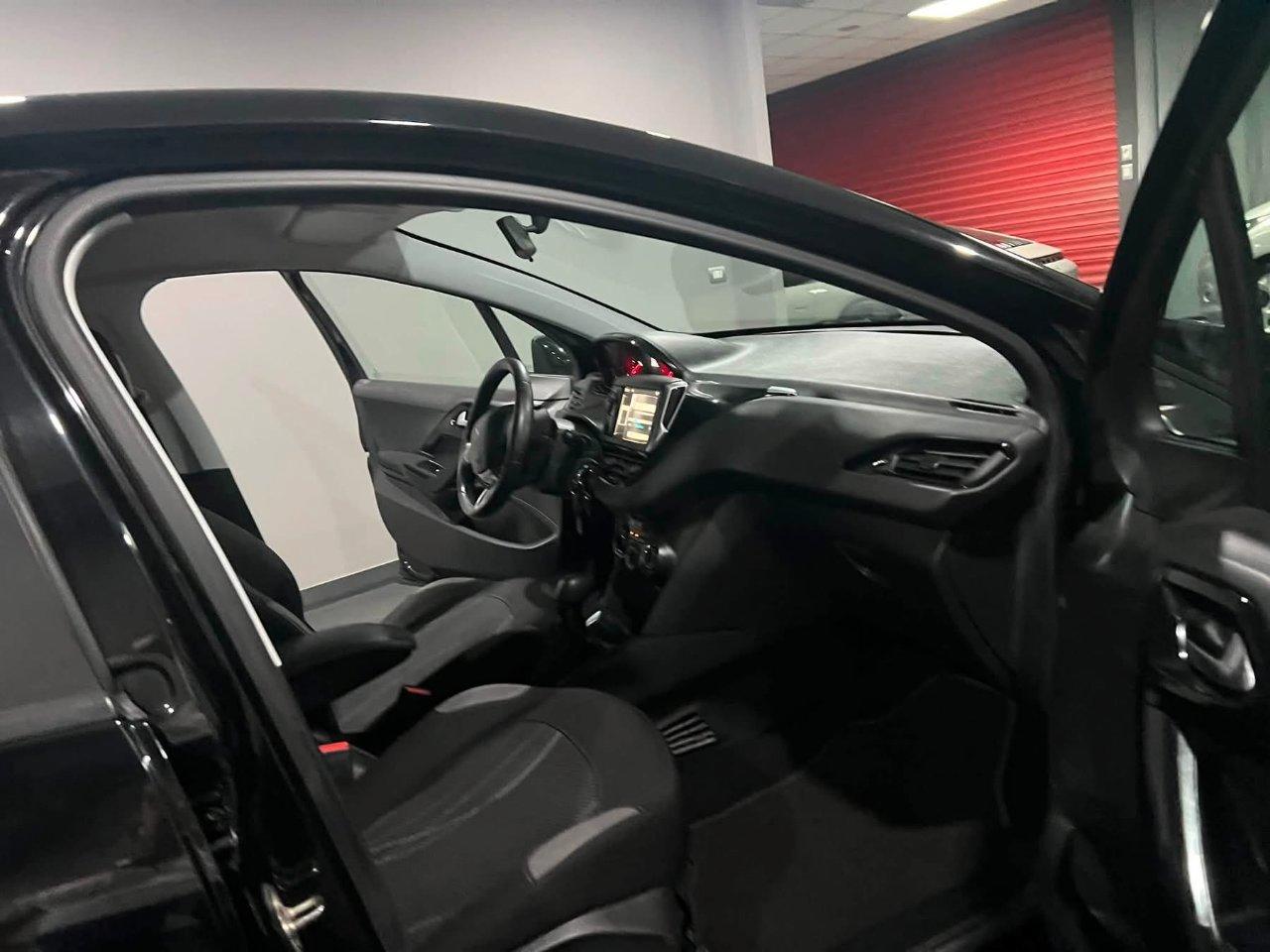Peugeot 208 208 1.4 hdi 5 Porte TOTAL BLACK