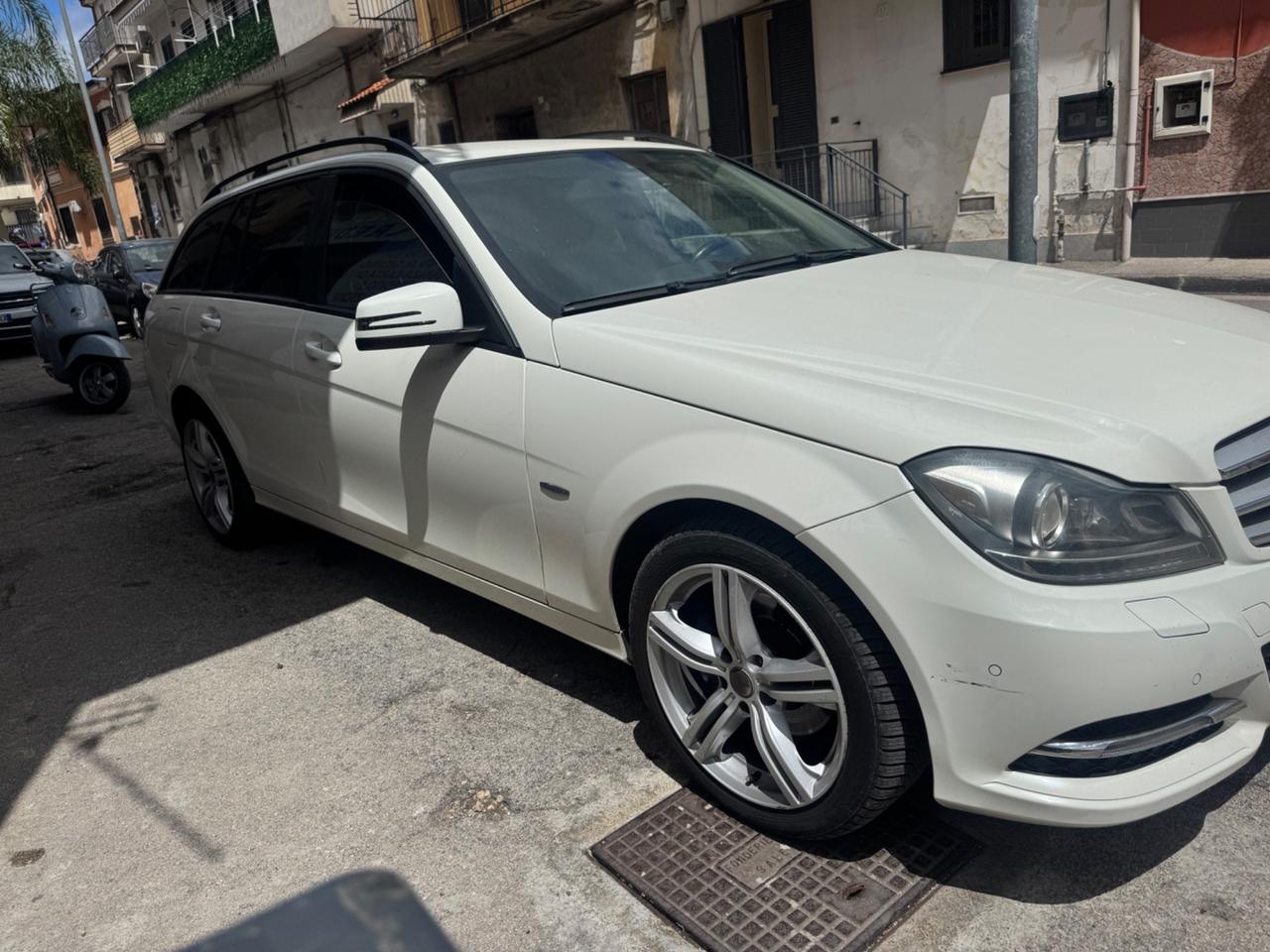 Mercedes-benz C 220 CDI BlueEFFICIENCY Avantgarde