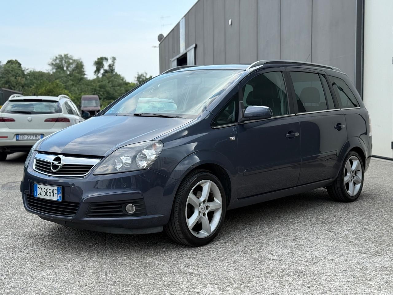 Opel Zafira 1.8 16V VVT Cosmo