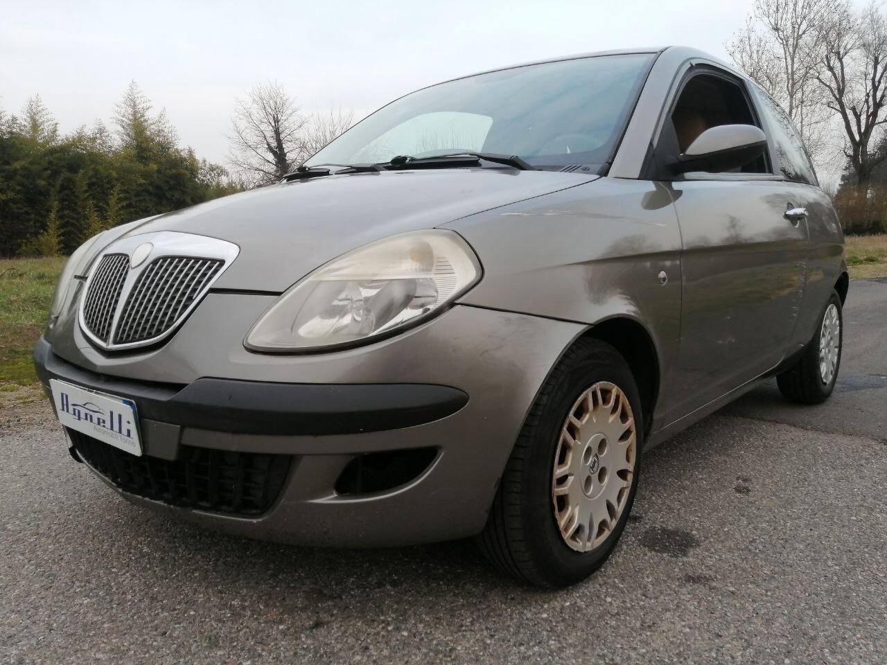 Lancia Ypsilon 1.2 16V Idonea Neopatentati