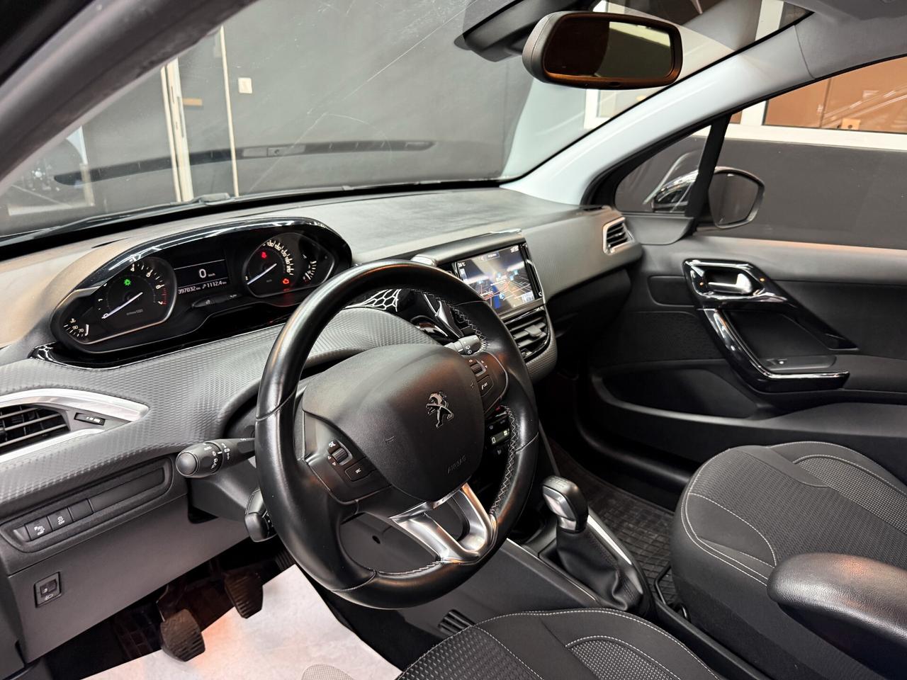 Peugeot 208 1.2 82CV puretech Allure OK NEOPATENTATI