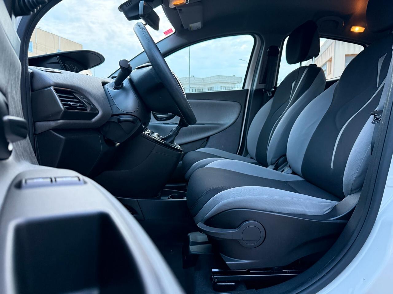 Lancia Ypsilon 1.3 MJT 16V 95 CV 5 porte S&S Elefantino