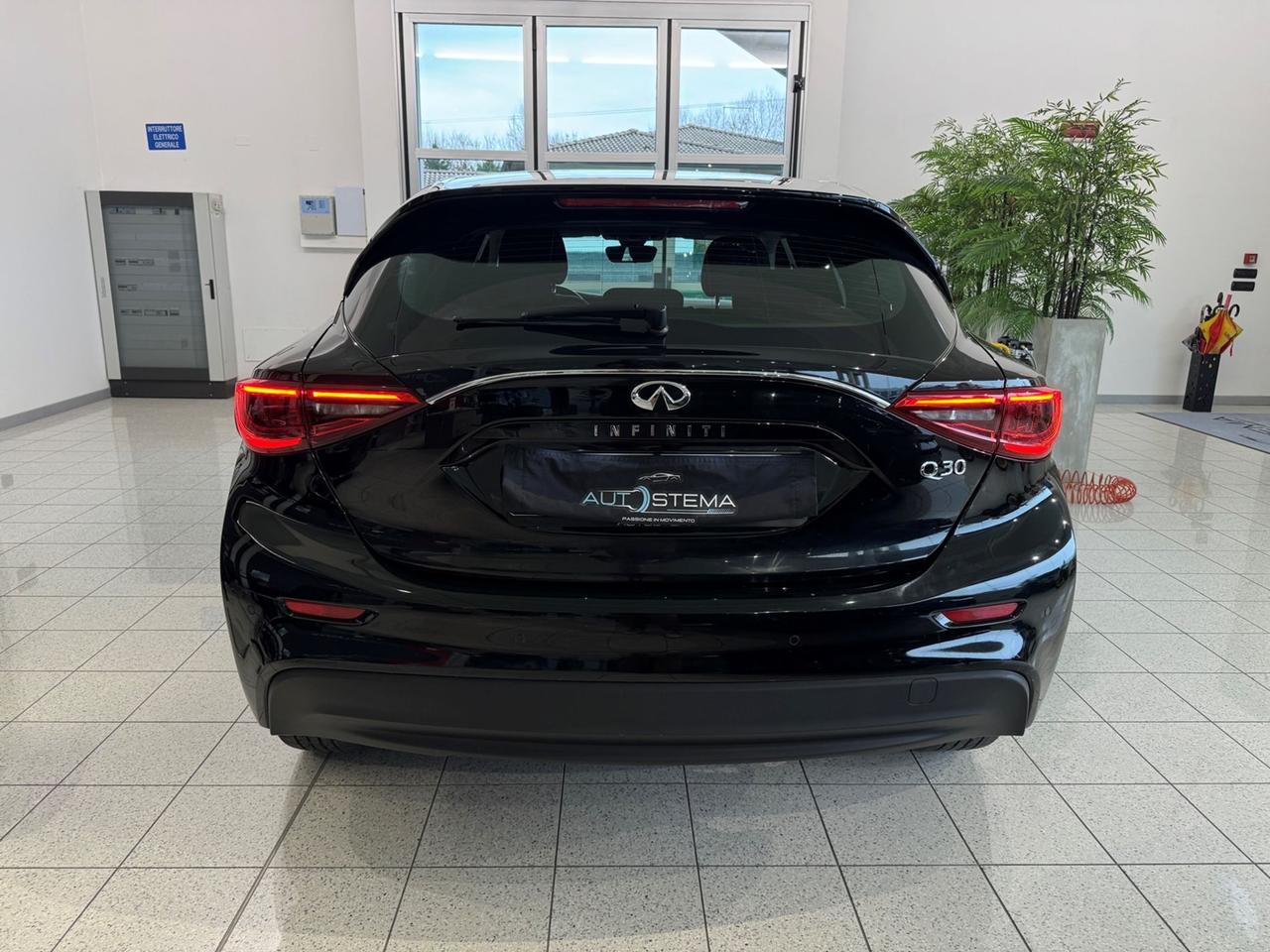 INFINITI Q30 1.6t Business 122cv - PREZZO REALE!