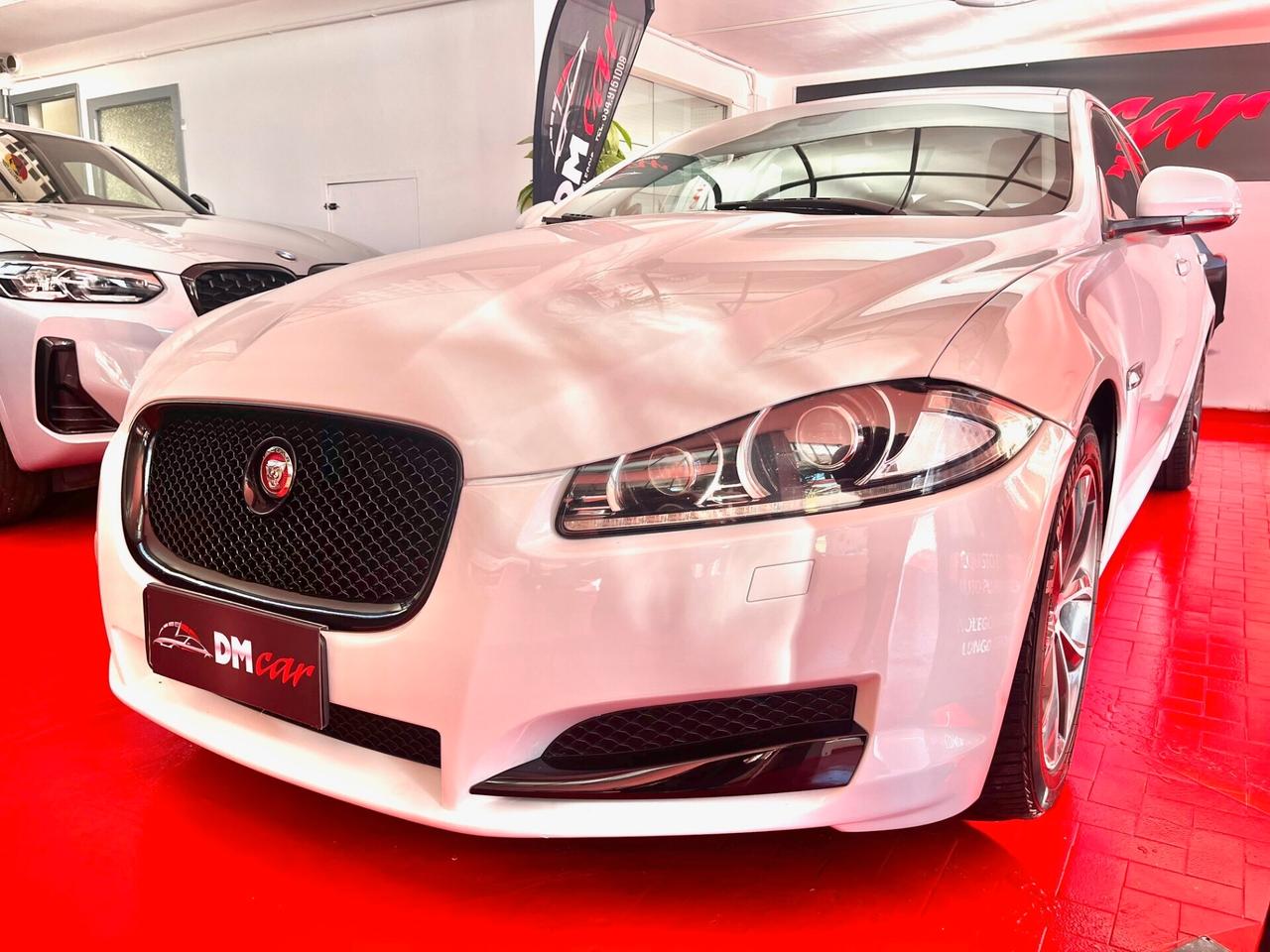 JAGUAR XF 2,2 D LUXURY 190CV PELLE TOTALE NAVIGATORE CERCHI CAMBIO AUTOMATICO