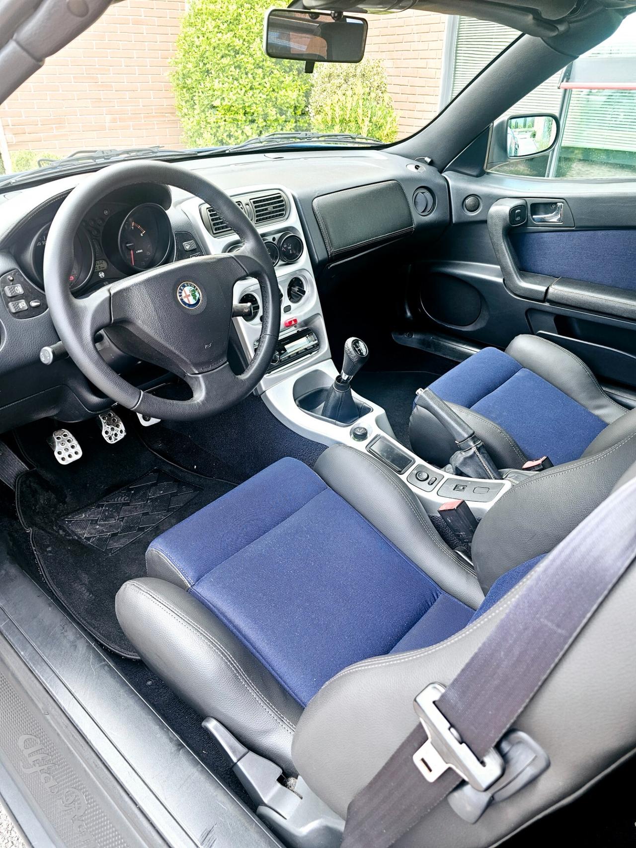 Alfa Romeo GTV Spider 2.0i 16V Twin Spark cat Asi con CRsStupenda