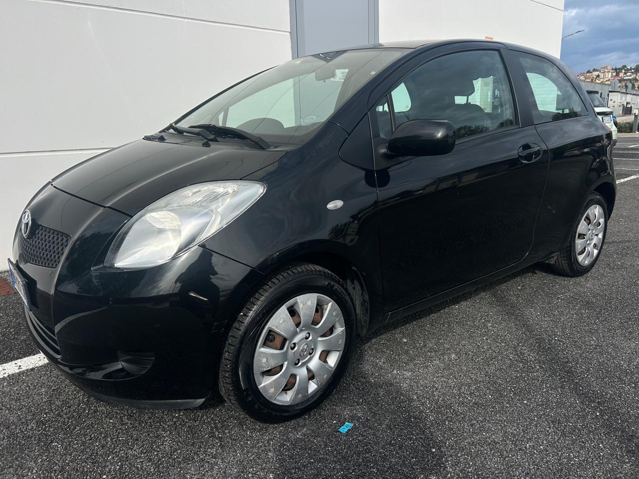 Toyota Yaris 1.0 3 porte Sol
