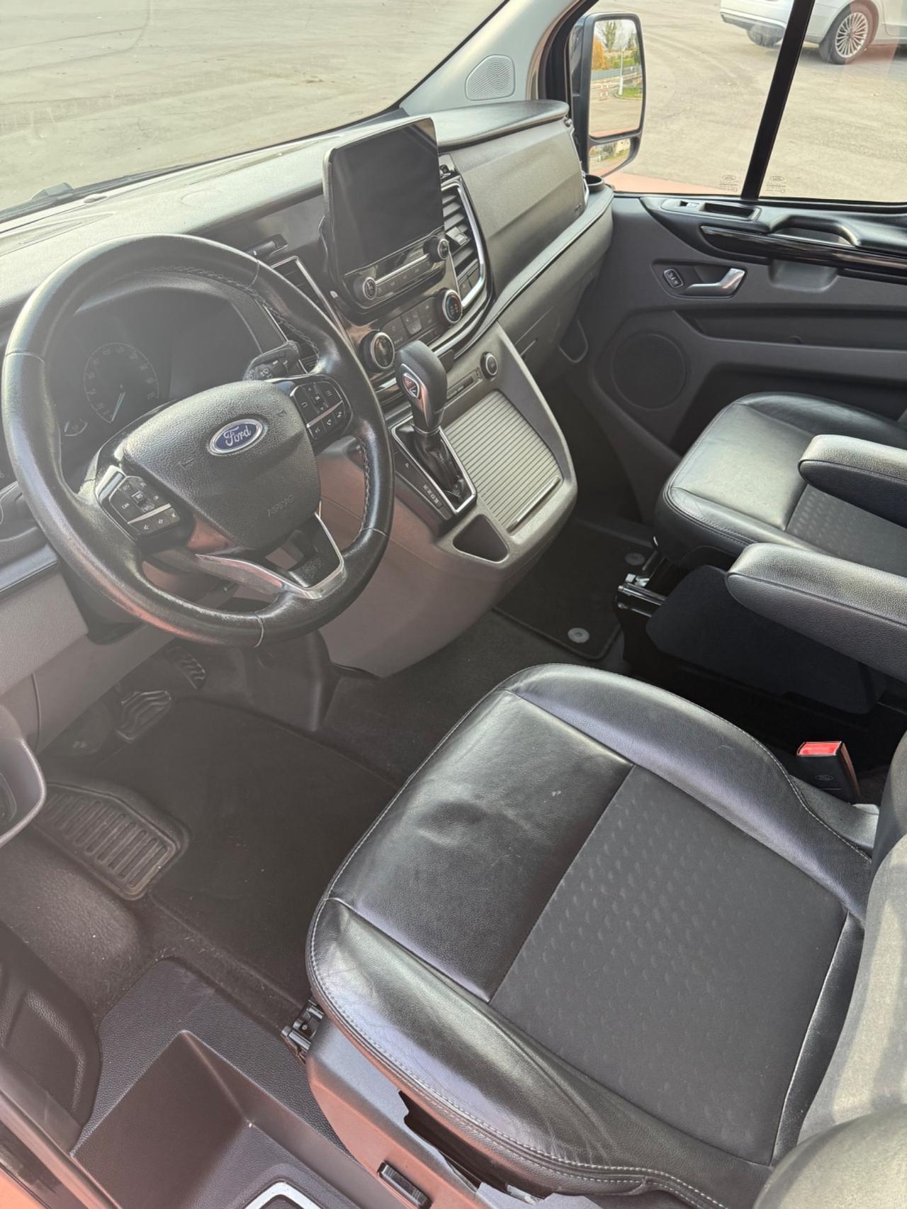 Ford Tourneo Custom 320 2.0 TDCi 185CV PC Sport