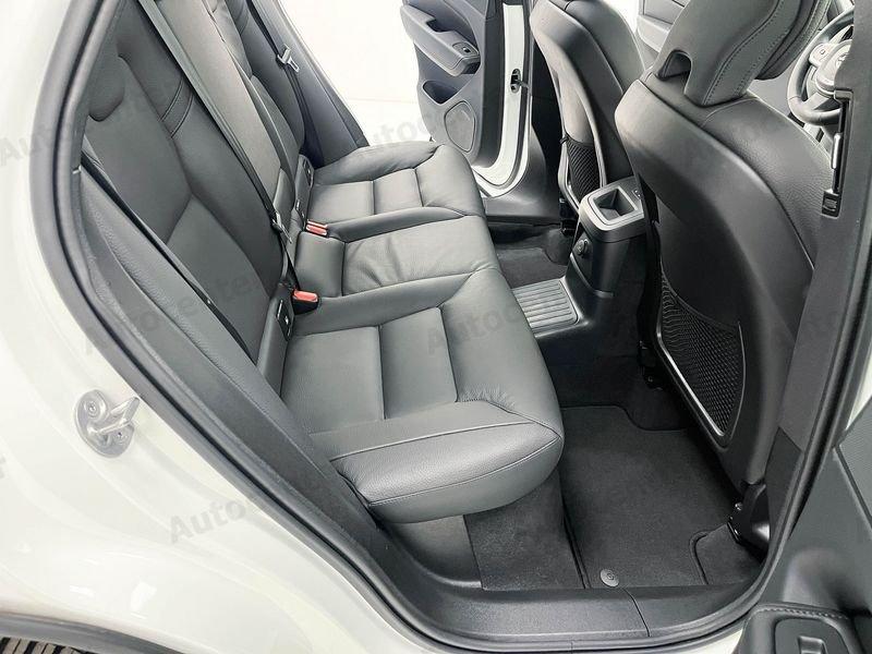 Volvo XC60 T6 Plug-in hybrid AWD automatico Plus Dark