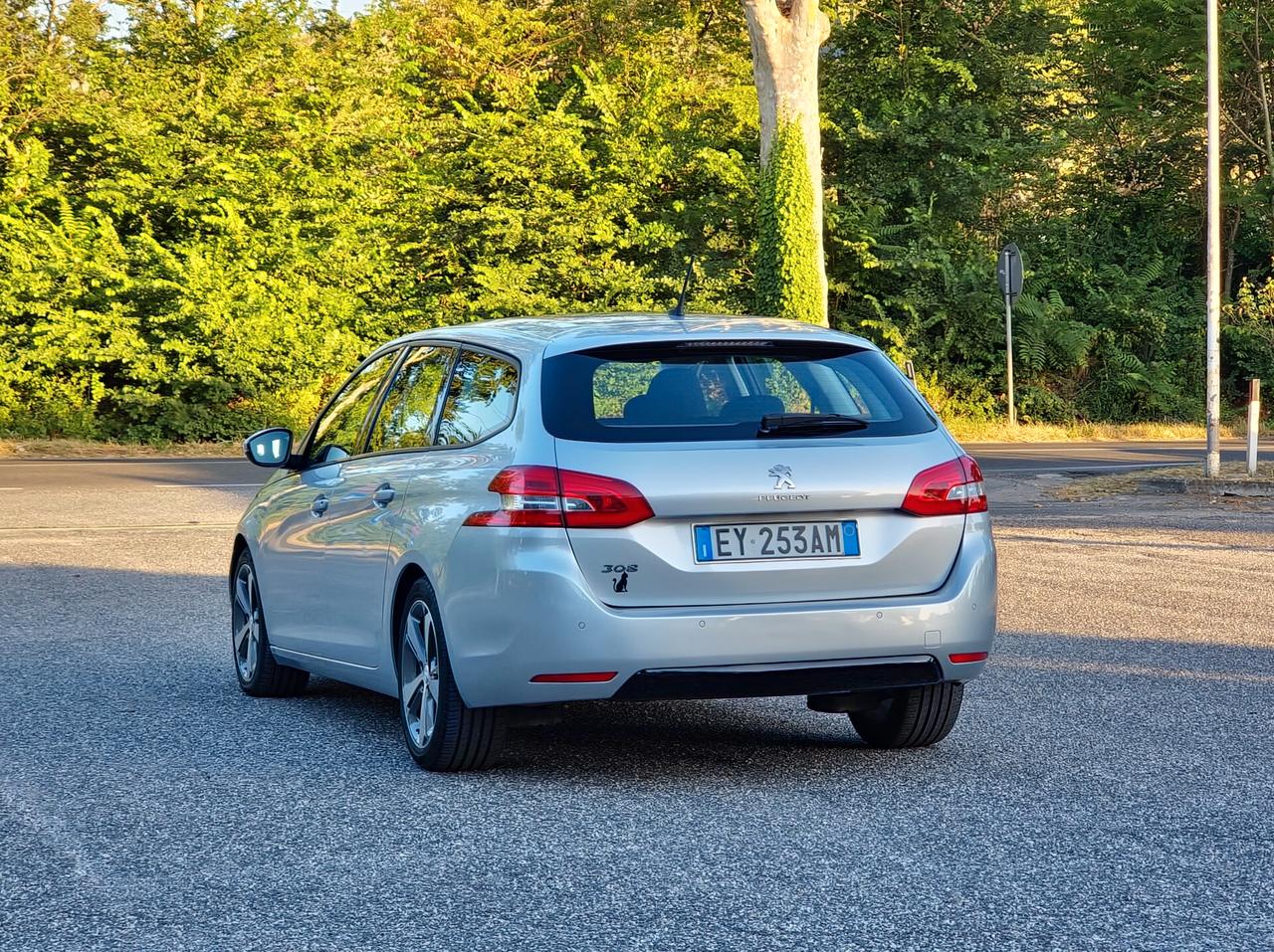 Peugeot 308 1.6 e-HDi 115 CV Stop&Start SW Allure 2014-E5B Manuale