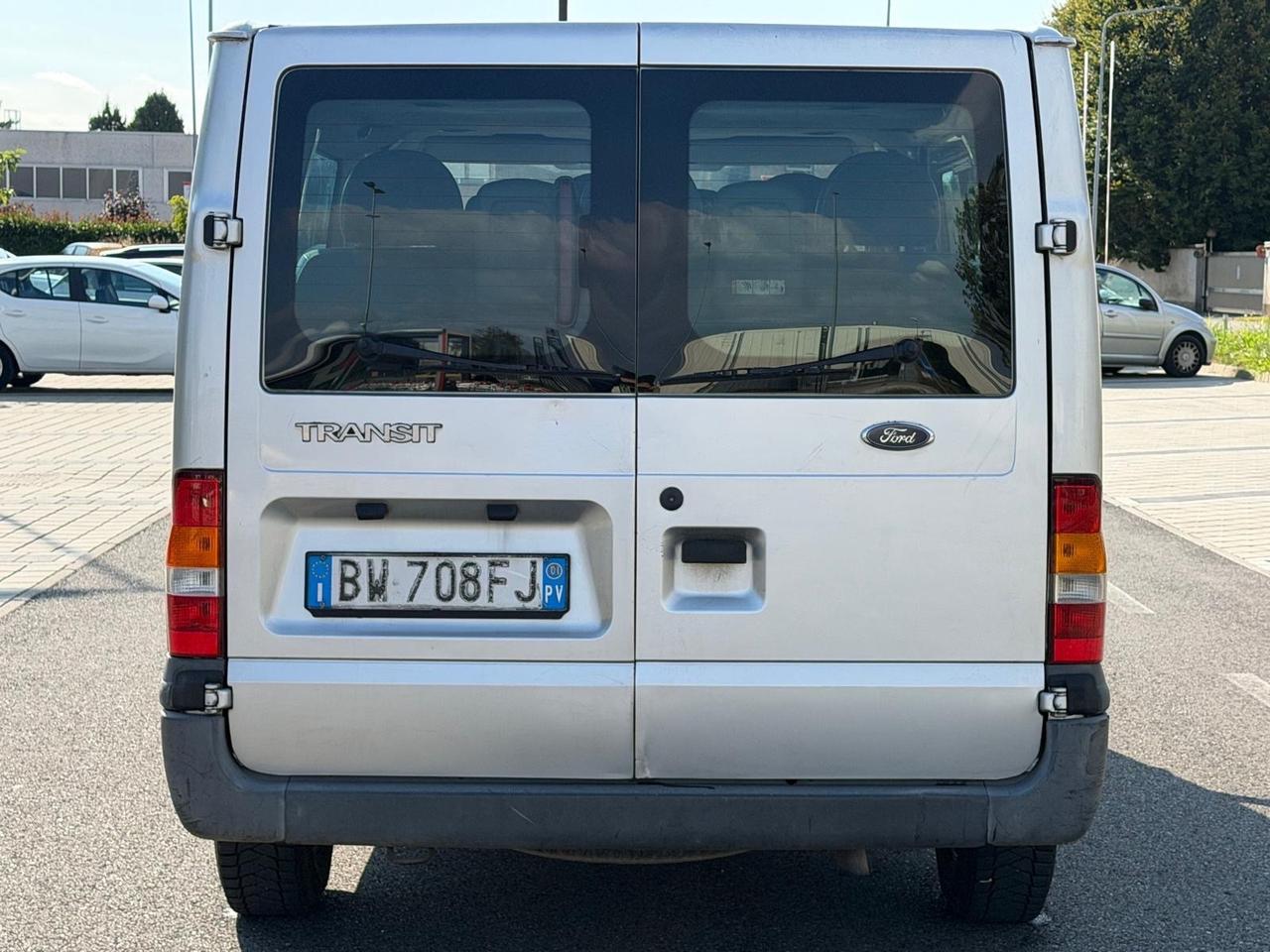Ford Transit Bus 9 posti