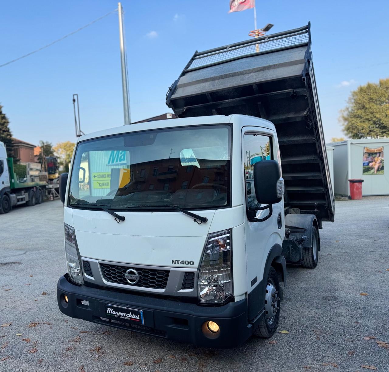 NISSAN NT400 RIBALTABILE TRILATERALE PREZZO + IVA