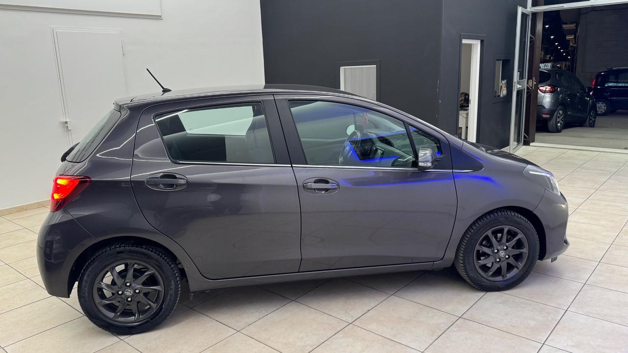 Toyota Yaris 1.4 D-4D 5 porte Lounge-2015