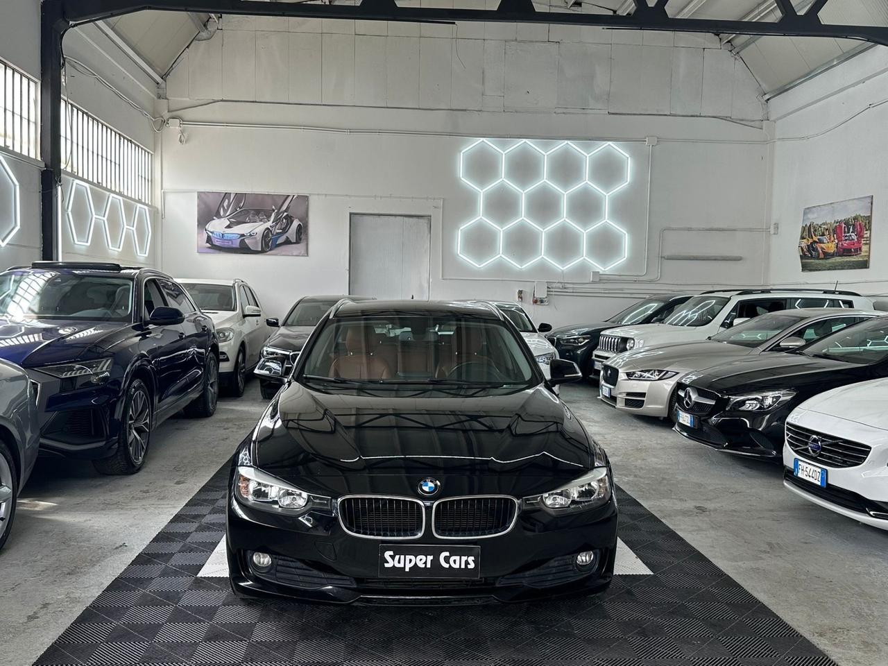 BMW 318d AUTOMATICO Touring Luxury NEOPATENTATI
