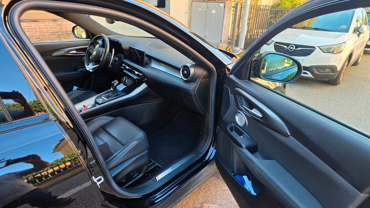 Alfa Romeo Tonale 1.3 280 CV PHEV AT6 Q4 Veloce