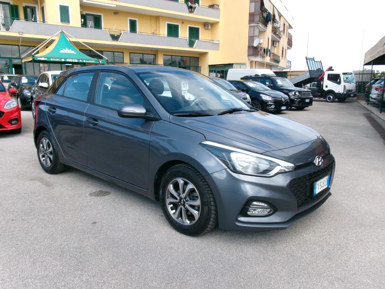 Hyundai i20 5P 1.2 75CV E6D MPI CONNECTLINE **PERFETTA**