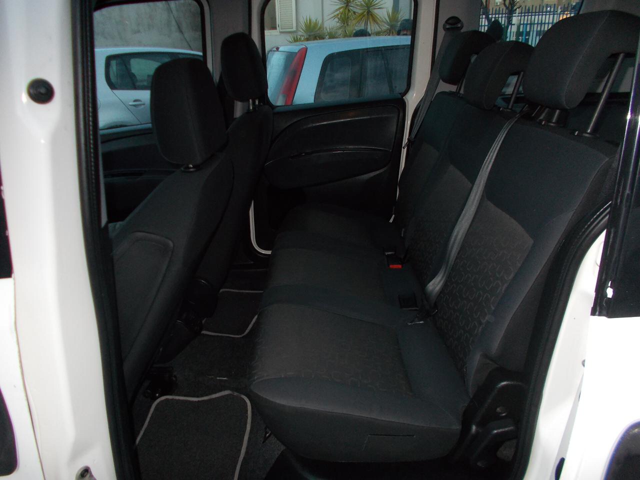 Iveco fiat doblo anno 2011 5 posti euro.5